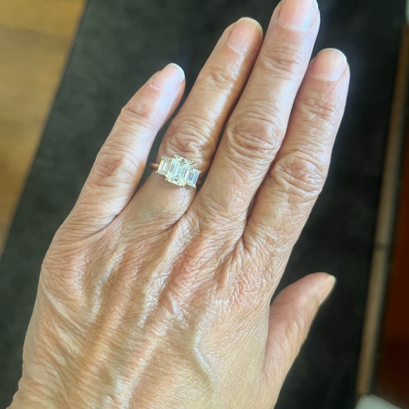 3 stone Emerald cut Moissanite ring. 14k yellow gold. Size 4. - Picture 6 of 6